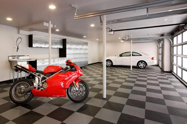 GDblk ally ducati car